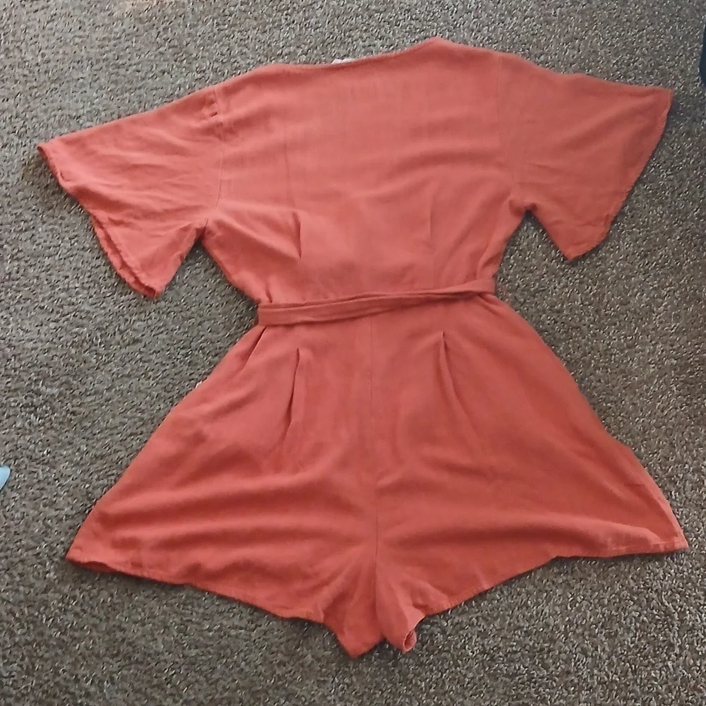 Lush coral solid tie waist Romper size Small - Picture 6 of 15